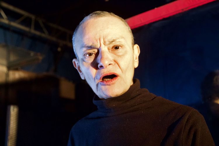 1B296009-6F7F-4F0E-9C7E-3B3633CE209D_1_201_a