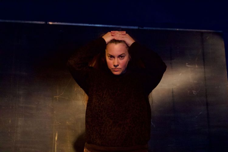 53C7F56F-D110-4A1C-B379-BC0635CE7C4B_1_201_a